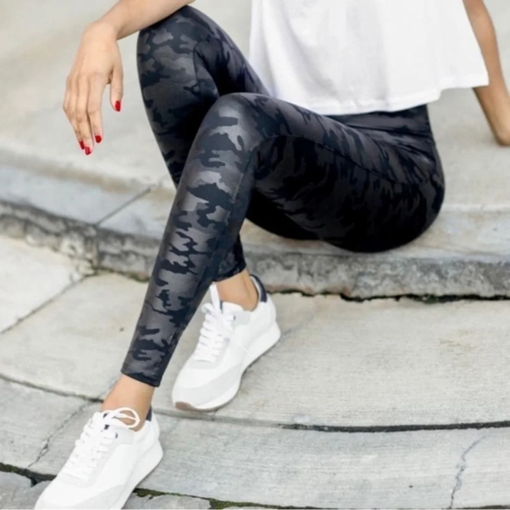 Spanx Faux‎ Leather Camo Legging - Picture 3 of 10
